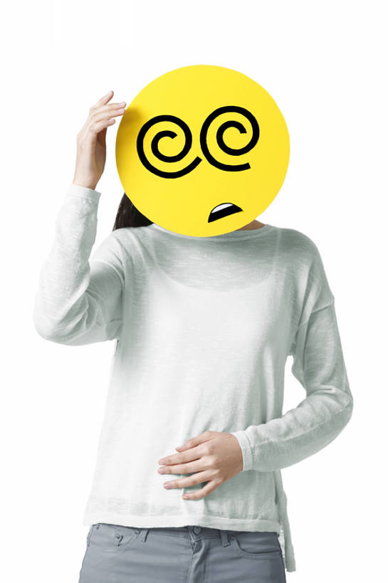 东方人,成年人,脸,头,眼睛,脸颊,一个人,举,捧,摸,竖图,留白,抠图,白色背景,正面,纯洁,互联网,北京,中国,亚洲,仅一个年轻女性,仅一个女性,仅一个人,抚摸,覆盖,圆形,标志,符号,面具,文字,记事本,休闲装,标识,现代,本子,笔记本,托,站着,概念,疲倦,疼痛,表情,卡通,可爱,童年,童趣,摄影,生活方式,幽默,悲伤,头疼,头痛,疾病,创造力,疲劳,隐藏,伤心,难过,疲惫,消极,标点,痛苦,问题,晕,情绪,困乏,童真,东亚,烂漫,无邪,漩涡形,疲乏,悲哀,委顿,疲困,疲顿,疲钝,倦怠,怠倦,哀痛,悲戚,悲痛,虚弱,怠惰,天真,年轻女性,女人,女性,亚洲人,中国人,年轻人,头部,脸部,脸蛋,面部,触摸,接触,举起,举手,举着,捧着,向上举,向上伸,向上托,彩图,影棚拍摄,文字表情,颜表情,颜文字,胃疼,拟人,表情符号,bj175