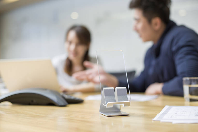 东方人,成年人,脸,头,脸颊,两个人,同事,商务人士,工程师,技术人员,商务男性,商务女性,办公室,会议室,横图,室内,白天,正面,衬衫,商务,时尚,智慧,成功,合作,团队,集体,信心,计划,互联网,技术,桌子,城市,手机,玻璃,北京,中国,亚洲,套装,透明,工作,会议,屏幕,纸,会议桌,触摸屏,休闲装,现代,队伍,肩膀,模型,职业,规划,亲密,摄影,生活方式,触控板,创造力,领导,企业,公司,成就,忙碌,商务装,便携式,合伙,领袖,工薪阶层,智能手机,东亚,发展,陪同,策略,无线电技术,技能,陪伴,男人,男性,年轻男性,年轻女性,女人,女性,亚洲人,中国人,年轻人,头部,脸部,脸蛋,面部,白领,上班族,设计,技术员,坐着,彩图,衬衣,办公室职员,计算机软件,程序员,伴随,bj175