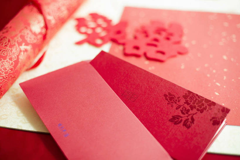 无人,横图,特写,留白,婚礼,快乐,幸福,运气,桌子,静物,北京,中国,亚洲,准备,花纹,风俗,庆祝,装饰,图案,古典,结婚,浪漫,传统,桌布,古代,红色,喜庆,汉字,精神,摄影,纪念,卷,仪式,风格,中国文化,典礼,古典风格,喜字,东亚,空白,制度,彩图,高角度拍摄,影棚拍摄,高兴,请柬,传统文化,bj175