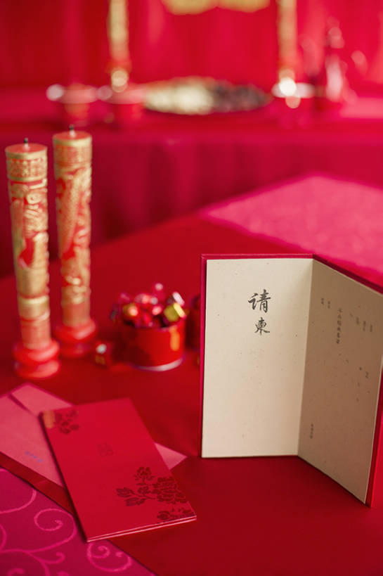 无人,竖图,特写,留白,婚礼,快乐,幸福,运气,静物,蜡烛,北京,中国,亚洲,准备,开,风俗,庆祝,装饰,糖,古典,结婚,浪漫,传统,红色,喜庆,汉字,精神,摄影,纪念,花烛,仪式,风格,中国文化,典礼,古典风格,东亚,制度,彩图,高角度拍摄,影棚拍摄,高兴,请柬,传统文化,洞房,喜烛,bj175