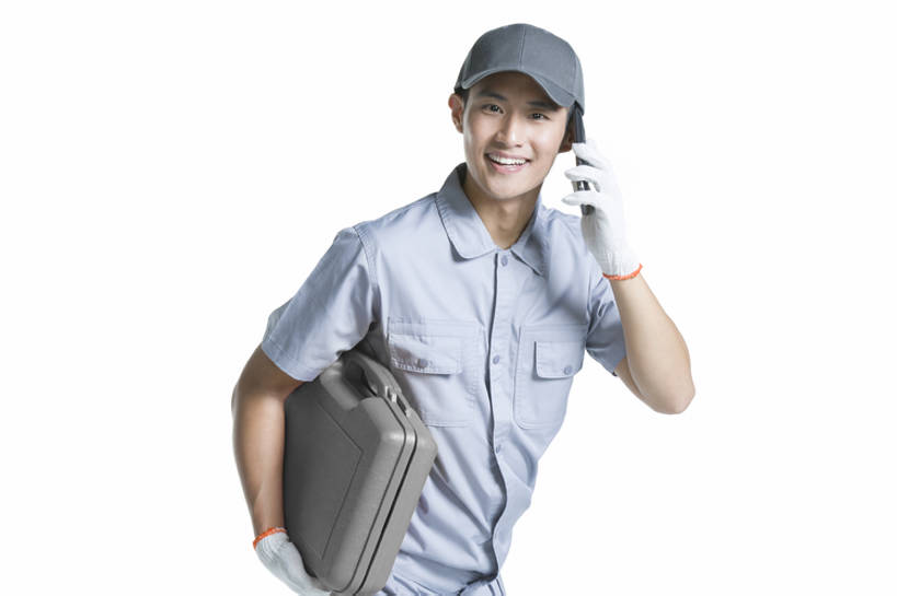 东方人,成年人,一个人,服务员,修理工,工程师,笑,打电话,微笑,露齿笑,横图,留白,抠图,白色背景,正面,制服,快乐,幸福,信心,技术,帽子,手机,北京,中国,亚洲,仅一个男性,仅一个人,连接,握,工具,联系,注视,工人,仅一个年轻男性,手套,观察,看,站着,职业,工具箱,鸭舌帽,服务,握着,摄影,生活方式,观看,修理,工程,察看,享乐,关注,智能手机,东亚,无线电技术,责任,技能,男人,男性,年轻男性,亚洲人,中国人,年轻人,服务生,侍者,员工,技术员,说话,半身,彩图,影棚拍摄,欢乐,匠人,劳动者,体力工,工人阶级,bj175