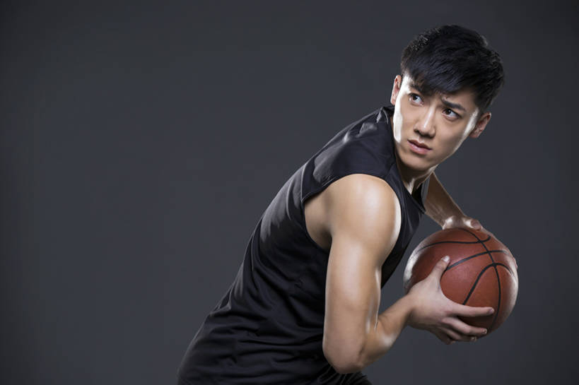 东方人,成年人,一个人,运动员,蹲,跑,横图,留白,侧面,运动服,锻炼,快乐,成功,比赛,运动,合作,团队,集体,信心,竞争,北京,中国,亚洲,仅一个男性,仅一个人,弯腰,握,黑色背景,服装,训练,篮球运动员,娱乐,运动器械,队伍,球,仅一个年轻男性,衣服,站着,保养,休闲,健康,健身器械,活力,握着,保健,摄影,服饰,生活方式,迅速,酷,练习,敏捷,体育运动,衣着,成就,穿着,决心,爱好,健身器材,塑身,合伙,挑战,篮球运动,弹性,东亚,衣饰,技能,体育活动,体育,男人,男性,年轻男性,亚洲人,中国人,年轻人,体育运动员,运动选手,彩图,影棚拍摄,健身,运动器材,运动装,盘球,bj175
