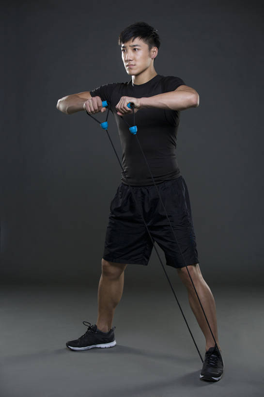 东方人,成年人,肌肉,健壮,一个人,运动员,拉,举,竖图,留白,正面,运动服,锻炼,运动,信心,北京,中国,亚洲,仅一个男性,仅一个人,伸展,握,黑色背景,服装,训练,运动器械,现代,仅一个年轻男性,衣服,绳子,托,站着,保养,健康,健身器械,活力,力量,平衡,舒展,握着,保健,摄影,服饰,生活方式,张开双腿,酷,练习,衣着,穿着,热身,决心,努力,踏,爱好,健身器材,塑身,弹性,东亚,肱二头肌,阻力带,衣饰,展开双腿,体育活动,男人,男性,年轻男性,亚洲人,中国人,年轻人,举起,举手,举着,向上举,向上伸,向上托,彩图,全身,影棚拍摄,运动器材,伸展双腿,运动装,拉力带,瑜伽伸展带,bj175