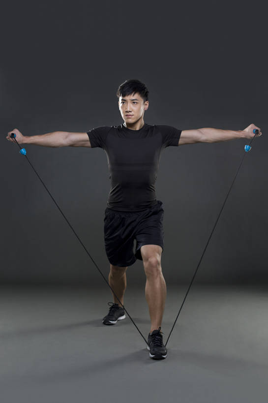 东方人,成年人,肌肉,健壮,一个人,运动员,拉,举,竖图,留白,正面,运动服,锻炼,运动,信心,北京,中国,亚洲,仅一个男性,仅一个人,伸展,握,灰色背景,服装,训练,运动器械,现代,仅一个年轻男性,衣服,绳子,托,站着,保养,健康,健身器械,活力,力量,平衡,舒展,握着,保健,摄影,服饰,生活方式,张开双腿,酷,练习,衣着,穿着,热身,决心,努力,踏,爱好,健身器材,塑身,弹性,东亚,肱二头肌,阻力带,衣饰,展开双腿,体育活动,男人,男性,年轻男性,亚洲人,中国人,年轻人,举起,举手,举着,向上举,向上伸,向上托,张开手臂,彩图,全身,影棚拍摄,运动器材,伸展双腿,运动装,拉力带,瑜伽伸展带,bj175