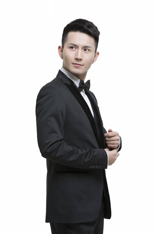 东方人,成年人,一个人,新郎,微笑,竖图,留白,抠图,白色背景,侧面,婚礼,时尚,快乐,幸福,信心,北京,中国,亚洲,仅一个男性,仅一个人,服装,正装,庆祝,领结,结婚,现代,仅一个年轻男性,站着,思考,喜庆,想,摄影,生活方式,纪念,马甲,严肃,高雅,酷,享乐,神圣,东亚,燕尾服,开端,认真,男人,男性,年轻男性,亚洲人,中国人,年轻人,彩图,影棚拍摄,礼服,高兴,欢乐,bj175