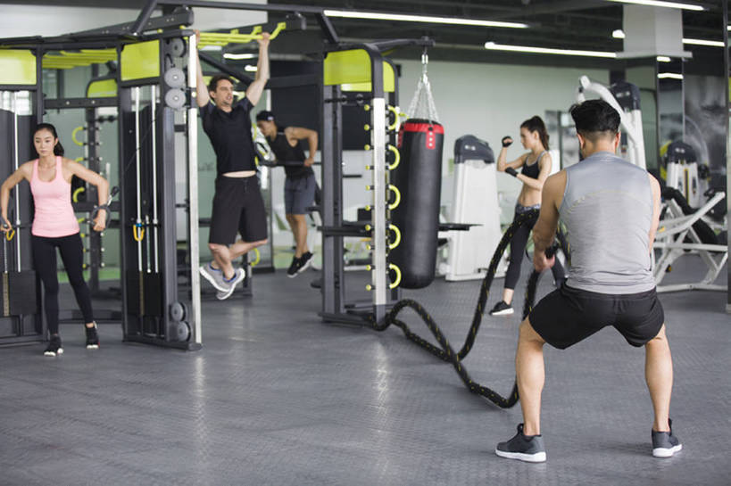 东方人,成年人,肌肉,健壮,运动员,健身房,引体向上,横图,室内,白天,运动服,运动鞋,锻炼,运动,信心,拳击,举重,城市,北京,中国,亚洲,五个人,握,短裤,服装,训练,运动器械,现代,背面,衣服,绳子,站着,健康,短袖,健身器械,活力,力量,平衡,握着,摄影,服饰,生活方式,张开双腿,后背,动作,马尾辫,健美,酷,练习,衣着,穿着,瘦身,决心,沙袋,努力,爱好,苗条,健身器材,塑形,塑身,弹性,东亚,阻力带,衣饰,展开双腿,运动胸罩,男人,男性,年轻男性,年轻女性,女人,女性,白种人,亚洲人,中国人,年轻人,张开手臂,彩图,全身,运动器材,伸展双腿,运动装,举重运动,健身俱乐部,拉力带,瑜伽伸展带,bj175