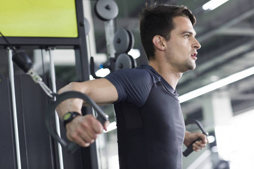 成年人,肌肉,健壮,一个人,运动员,健身房,拉,横图,室内,白天,侧面,运动服,锻炼,运动,信心,城市,北京,中国,亚洲,仅一个男性,仅一个人,伸展,握,服装,训练,运动器械,现代,仅一个年轻男性,衣服,绳子,站着,健康,短袖,健身器械,活力,力量,舒展,握着,摄影,服饰,生活方式,酷,练习,衣着,穿着,决心,努力,爱好,苗条,健身器材,塑身,弹性,东亚,肱二头肌,阻力带,衣饰,男人,男性,年轻男性,白种人,年轻人,张开手臂,半身,彩图,运动器材,运动装,健身俱乐部,拉力带,瑜伽伸展带,bj175