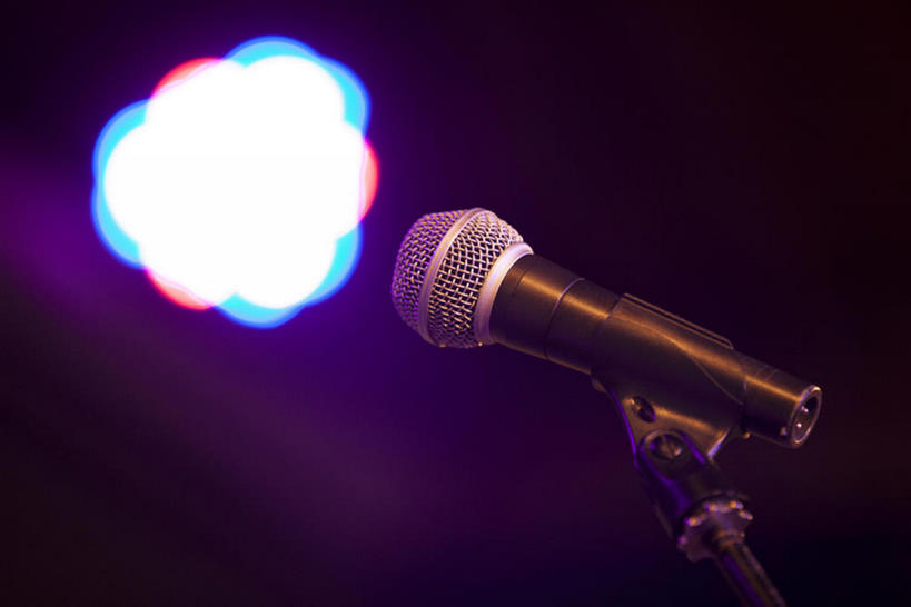 无人,舞台,横图,室内,夜晚,留白,时尚,静物,北京,中国,亚洲,音乐,娱乐,现代,休闲,摄影,聚光灯,麦克风,照明设备,扩音器,逆光,东亚,彩图,舞台灯光,bj175