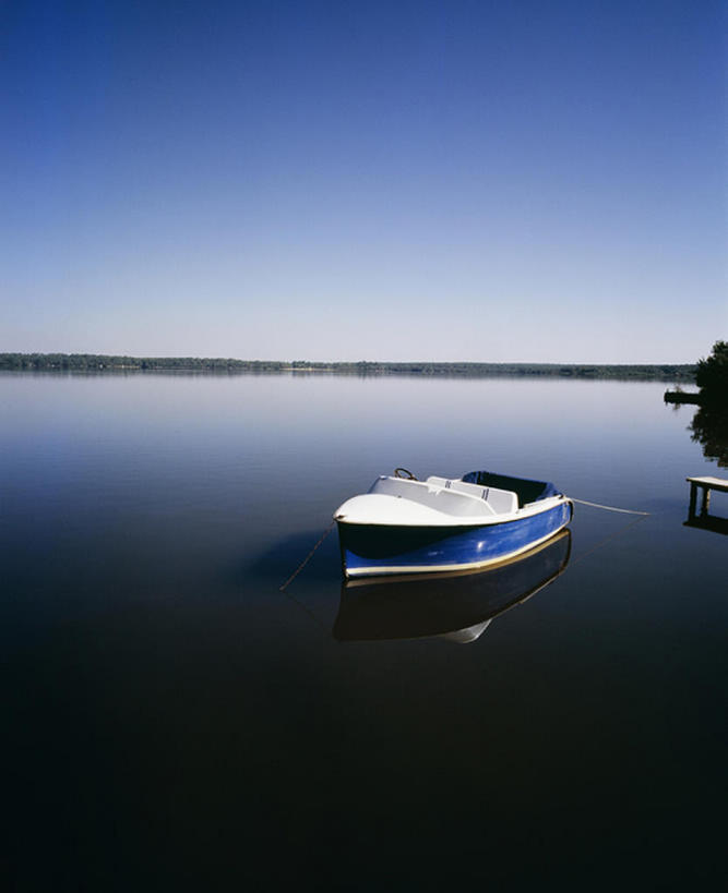 帆船,室外,白天,旅游,度假,湖,船,法国,欧洲,停靠,漂浮,地形,娱乐,蓝色,风景,天空,交通工具,享受,休闲,放松,宁静,停泊,载具,万里无云,朗德,彩图,bj175