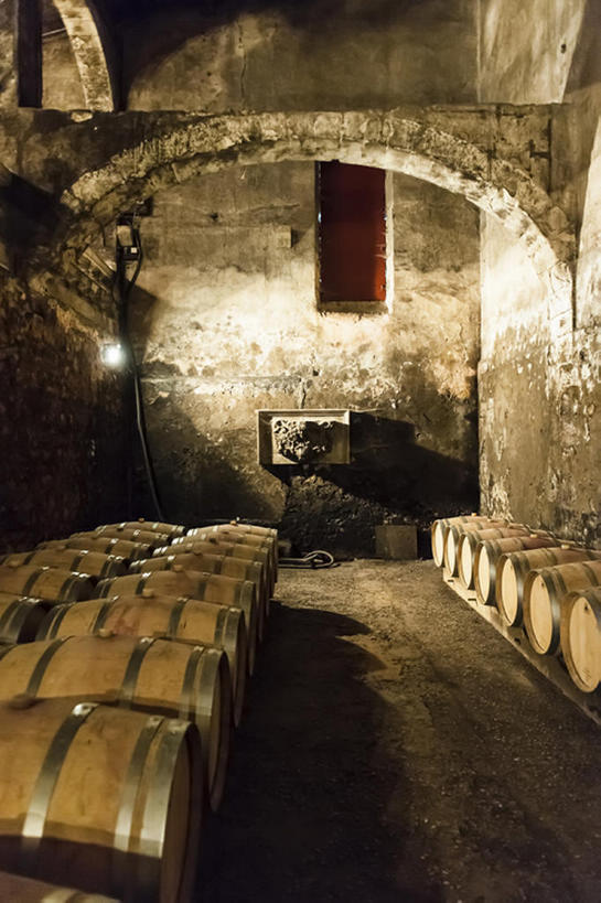 葡萄酒,无人,竖图,室内,白天,储藏室,法国,欧洲,一排,许多,丰富,整齐,桶,酒类,很多,传统,酒窖,排列,摄影,队列,旧的,波尔多,彩图,传统文化,bj175