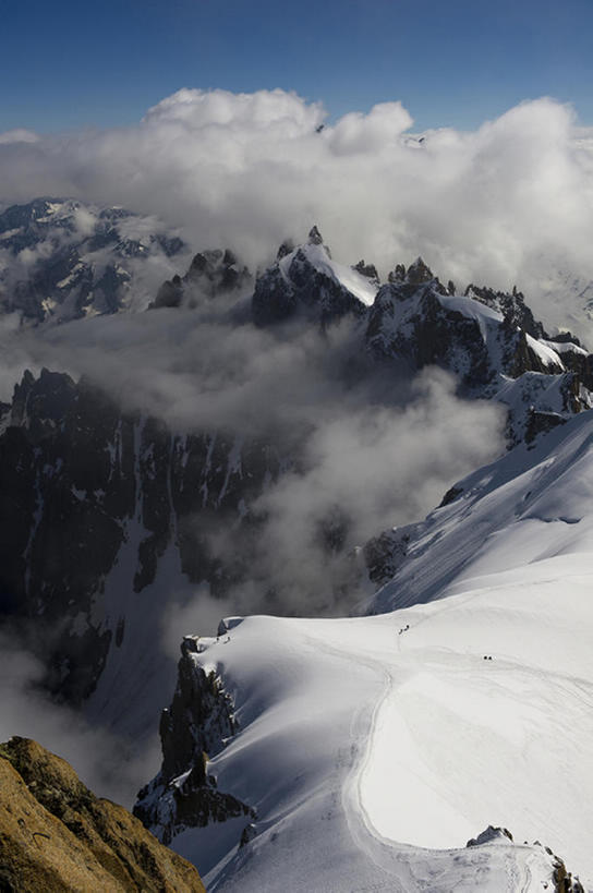 无人,攀登,竖图,室外,白天,旅游,度假,美景,山,雪,雪山,法国,欧洲,覆盖,地形,景观,山顶,云,冬天,娱乐,风景,天空,自然,享受,休闲,景色,放松,寒冷,摄影,自然风光,勃朗峰,白山,彩图,旅行,bj175