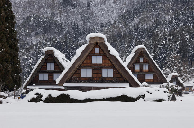 无人,横图,室外,白天,背景,旅游,度假,美景,名胜古迹,森林,雪,日本,行人,游客,游人,房屋,地形,景观,文化遗产,乡村,冬天,历史,娱乐,世界遗产,路人,旅客,风景,自然,享受,休闲,景色,放松,摄影,建造,宁静,自然风光,拜访,地貌,岐阜县,罕见,荒僻,偏僻,偏远,遥远,过客,冷僻,冒险,彩图,旅行,小木屋,联合国教科文组织,白川,bj175