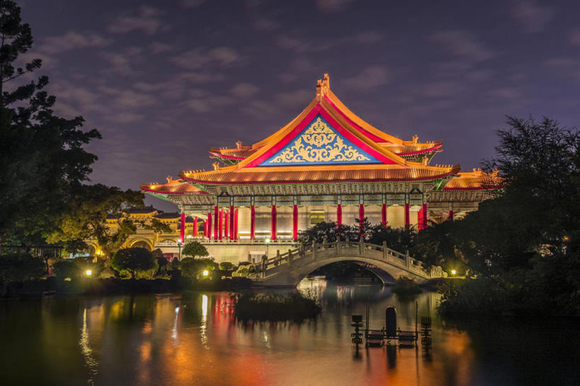 横图,室外,夜晚,建筑,台湾,亚洲,池塘,桥,建造,照亮,蒋介石纪念堂,台北,bj175