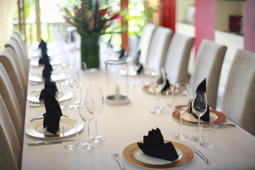 无人,横图,室内,白天,植物,桌子,花瓶,椅子,玻璃,花,盘子,餐巾,餐馆,bj175