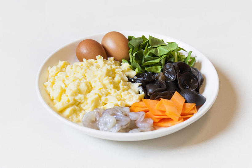 无人,横图,白色背景,胡萝卜,蔬菜,静物,中国,亚洲,准备,材料,鸡蛋,生食,虾,食品,饮品,木耳,饮食,餐饮,食物,饮料,盘子,中国菜,健康,摄影,黑木耳,膳食,可口,中国文化,东亚,健康食物,适口,彩图,影棚拍摄,bj175