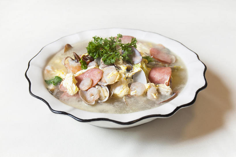 无人,横图,白色背景,静物,中国,亚洲,肉,熟食,汤,虾,美味,食品,饮品,火腿,饮食,餐饮,食物,饮料,盘子,碗,中国菜,健康,蛤,摄影,膳食,可口,中国文化,肉制品,东亚,健康食物,适口,海产,彩图,影棚拍摄,装饰菜,bj175