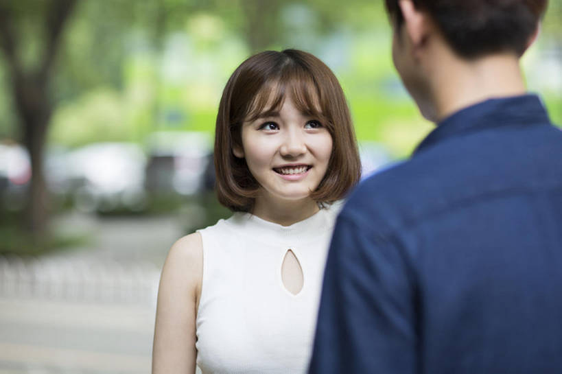 东方人,成年人,脸,头,脸颊,两个人,学生,笑,微笑,露齿笑,横图,室外,白天,正面,爱情,快乐,幸福,纯洁,北京,中国,亚洲,服装,浪漫,休闲装,肩膀,衣服,夏天,站着,休闲,温暖,温馨,面对面,恩爱,可爱,亲密,童年,童趣,约会,恋人,摄影,服饰,生活方式,后背,和睦,享乐,衣着,穿着,童真,东亚,烂漫,无邪,陪同,衣饰,陪伴,无忧无虑,天真,男人,男性,年轻男性,年轻女性,女人,女性,亚洲人,中国人,年轻人,头部,脸部,脸蛋,面部,情侣,大学生,彩图,爱,欢乐,伴侣,融洽,伴随