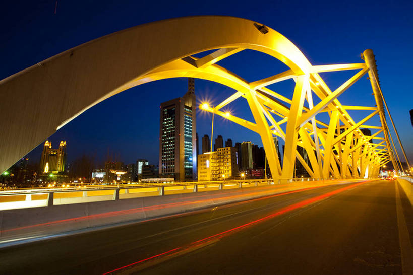 无人,栏杆,横图,室外,夜晚,消失点,旅游,度假,旅途,美景,日落,城市风光,城市,高速公路,建筑,街道,立交桥,路,路灯,摩天大楼,北京,中国,亚洲,直线,景观,路边,桥,分界线,停车线,交通,首都,娱乐,现代,风景,天空,享受,休闲,办公大楼,景色,放松,运输,摄影,双黄线,车行道,车行道分界线,自驾游,照亮,都市风光,标线,市区,高架桥,东亚,发展,车行线,高架道路,中华人民共和国,北京市,京,北平,华北地区,天津市,繁荣,金融区,彩图,旅行,北京CBD,北京商务中心区,中国北京大北窑,进步桥,汽车广告背景图,bj175