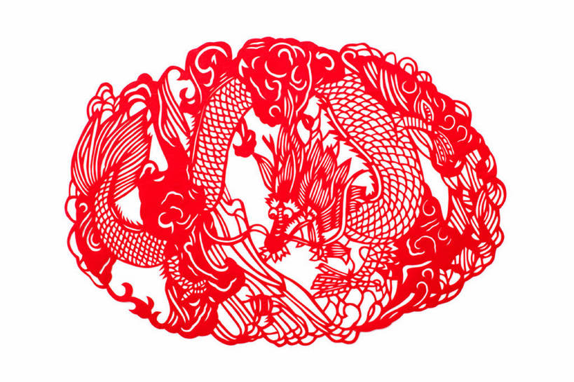 无人,横图,白色背景,运气,成功,海洋,静物,中国,春节,神话,艺术,装饰,龙,符号,纸,红色,纸制品,剪纸,波浪,摄影,复杂,高贵,中国文化,图腾,手艺,传说,东亚,漏窗,花墙头,花墙洞,漏花窗,祥瑞,灵兽,权势,尊荣,式样,幸运,彩图,影棚拍摄,花窗,传统文化,象征主义,bj175