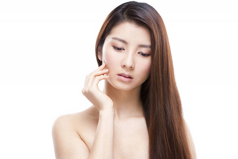 东方人,成年人,脸,头,脸颊,裸体,一个人,横图,特写,留白,白色背景,正面,化妆,美容,北京,中国,亚洲,仅一个年轻女性,仅一个女性,仅一个人,护肤,发光,注视,干净,裸露,肩膀,白色,观察,看,保养,享受,休闲,健康,放松,活力,美女,保健,摄影,影棚,护发素,观看,光滑,察看,卫生,高雅,优美,简单,关爱,关注,清新,摄影棚,肖像,裸,东亚,纯净,养颜,美发用品,柔和,细腻,平滑,美化,完美,年轻女性,女人,女性,亚洲人,中国人,年轻人,头部,长发,脸部,脸蛋,面部,触摸,彩图,影棚拍摄,拍摄,SPA美容,魅力,美人,bj175