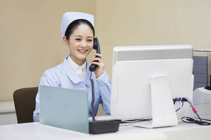 东方人,成年人,一个人,医生,护士,医院,笑,打电话,微笑,露齿笑,横图,室内,白天,正面,制服,快乐,幸福,热情,信心,技术,北京,中国,亚洲,正装,工作,听,话务员,医护人员,医疗人员,职业,摄影,技巧,卫生,关爱,手艺,东亚,技能,技艺,信任,计算机,年轻女性,女人,女性,亚洲人,中国人,年轻人,大夫,电话机,沟通,说话,坐着,半身,彩图,建议,妙技,本领,bj175