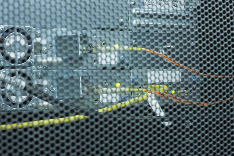 无人,横图,特写,安全,信心,互联网,技术,数据,科技,北京,中国,亚洲,连接,科学,因特网,网络,网址,信息,金属,电缆,电器,配件,器材,域名,指示灯,铁丝网,联系,现代,容器,箱子,工具箱,工业,通信,创意,摄影,储藏,保护,支撑,电子元件,主机,部分,复杂,部件,电流,控制,工程,金属丝,操作,储存,地址,计算机设备,母板,东亚,网络服务器,控制室,无线电技术,技能,机件,彩图,贮存,网络安全防护,电力线,工业机械,bj175