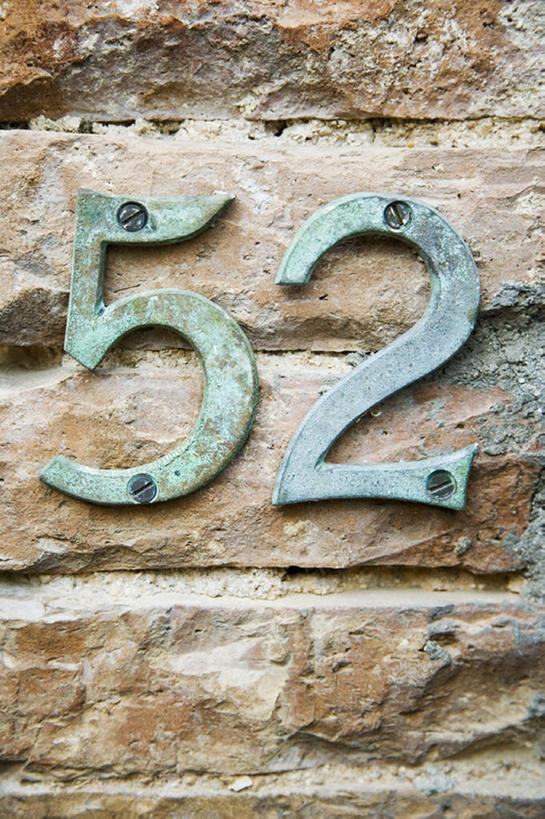 无人,竖图,特写,建筑,意大利,欧洲,标志,数字,文字,字符,标识,砖墙,摄影,阿拉伯数字,住房,南欧,意大利共和国,首府,翁布里亚,翁布里亚大区,佩鲁贾,彩图,斯波莱托,bj175