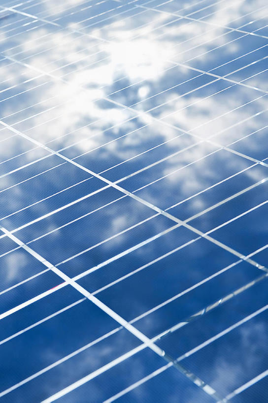 无人,竖图,留白,背景,太阳能,环保,反射,器材,屋顶,光,云,天空,摄影,能源,回收,资源,动力设备,利用,低碳,循环,环境保护,持续,太阳电池板,彩图,全画幅,bj175