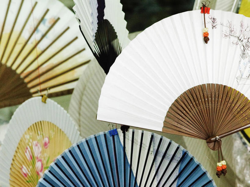 无人,横图,首尔,许多,吊挂,悬挂,丰富,艺术,装饰,扇子,折扇,很多,挂,传统,摄影,多样,散开,高雅,美术工艺,彩图,海关,南韩,bj175