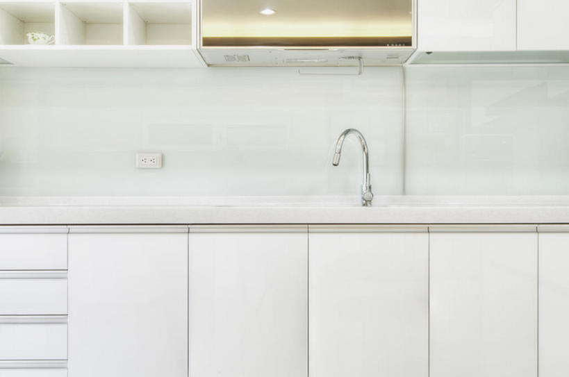 无人,家,横图,室内,时尚,厨房,台湾,亚洲,一排,整齐,器材,水槽,水龙头,房屋,灶台,干净,现代,物品,排列,白色,摄影,住房,顺序,队列,房地产,器具,开放式厨房,东亚,彩图,当代,bj175