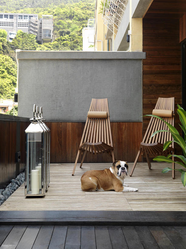 无人,栏杆,露台,竖图,室外,白天,别墅,家具,阳台,建筑,宠物,狗,蜡烛,椅子,中国,亚洲,躺椅,屋顶,地形,院子,现代,布置,风景,休闲,放松,摄影,样板房,住房,华贵,东亚,彩图,露天阳台,门廊,上层阶级,bj175