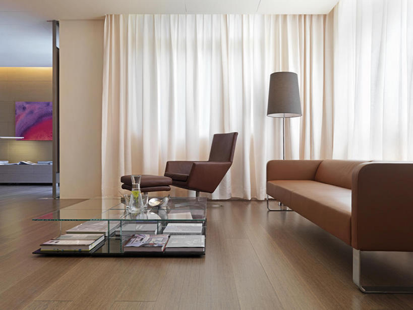 无人,横图,室内,白天,别墅,窗户,窗帘,沙发,建筑,杂志,中国,亚洲,一排,整齐,罐子,公寓,脚凳,皮革,茶几,干净,现代,玻璃制品,排列,玻璃瓶,瓶子,装饰物,落地灯,财富,摄影,起居室,高雅,扶手椅,住房,队列,华贵,东亚,设计,书,彩图,bj175