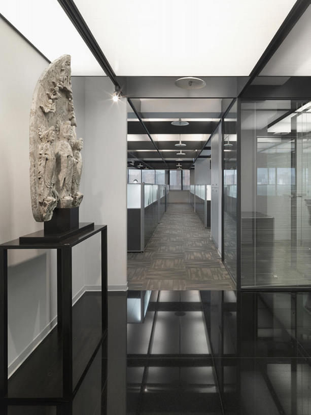 无人,办公室,竖图,室内,商务,时尚,石头,城市,建筑,雕塑,一排,艺术,整齐,装饰,雕像,走廊,过道,干净,现代,布置,建筑物,排列,摄影,风格,队列,隔间,狭窄,设计,彩图,当代,bj175