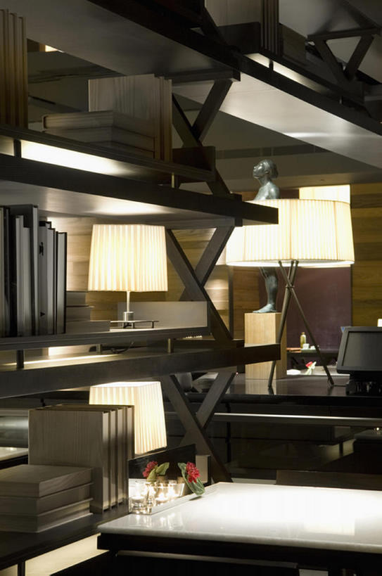 无人,竖图,室内,时尚,餐桌,桌子,酒店,一排,整齐,装饰,饭厅,干净,现代,架子,灯,排列,灯罩,摄影,风格,队列,华贵,设计,彩图,餐馆,当代,bj175