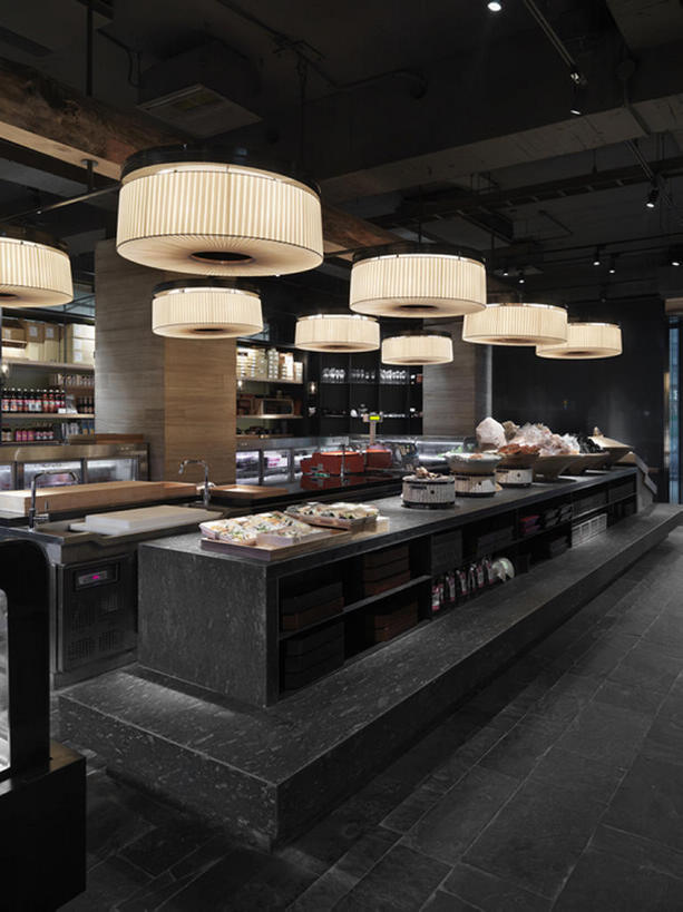 无人,竖图,室内,时尚,厨房,建筑,酒店,台湾,一排,整齐,装饰,灶台,食品,干净,现代,布置,饮食,吊灯,建筑物,排列,自助餐,摄影,多样,风格,队列,清新,华贵,选择,台北,设计,彩图,灶间,餐馆,当代,商用厨房,bj175